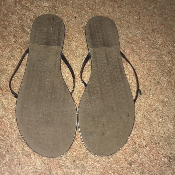 Silver shiny flip flops - Picture 3 of 3